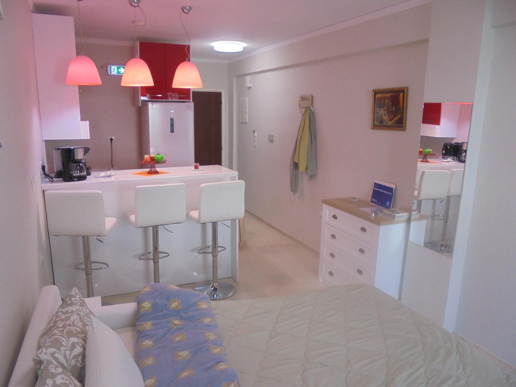 Modern Studio By The Sea Loutra Edipsou  Exterior foto